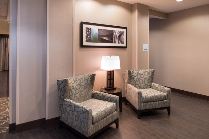 Imagen de los interiores del Hotel Holiday Inn Express and Suites Bakersfield Airport, An Ihg. Foto 15