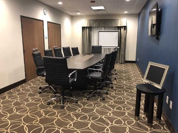 Imagen de los interiores del Hotel Holiday Inn Express and Suites Bakersfield Airport, An Ihg. Foto 17