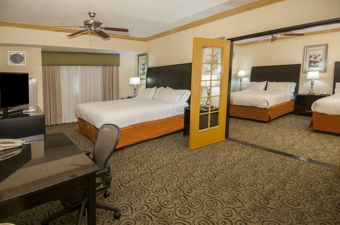 Imagen de la habitación del Hotel Holiday Inn Express and Suites Bakersfield Central, An Ihg. Foto 7