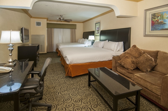 Imagen de la habitación del Hotel Holiday Inn Express and Suites Bakersfield Central, An Ihg. Foto 8