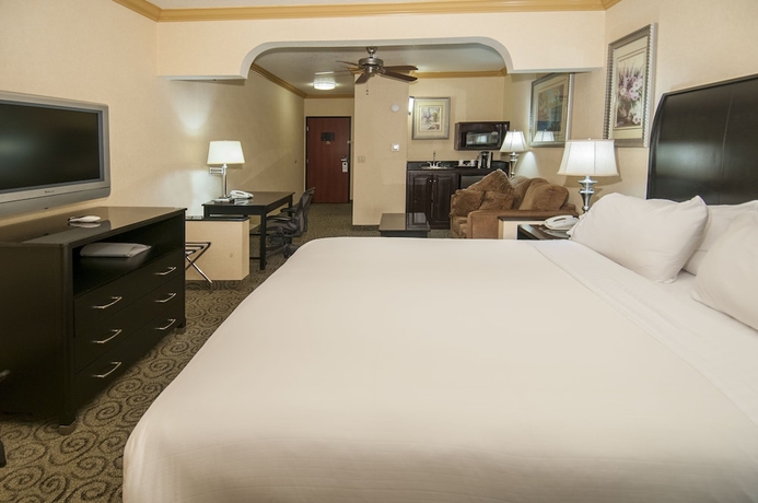 Imagen de la habitación del Hotel Holiday Inn Express and Suites Bakersfield Central, An Ihg. Foto 10