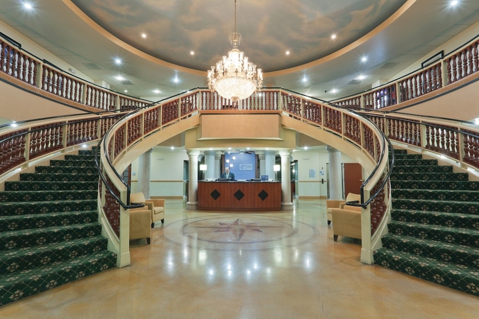 Imagen de los interiores del Hotel Holiday Inn Express and Suites Bakersfield Central, An Ihg. Foto 17