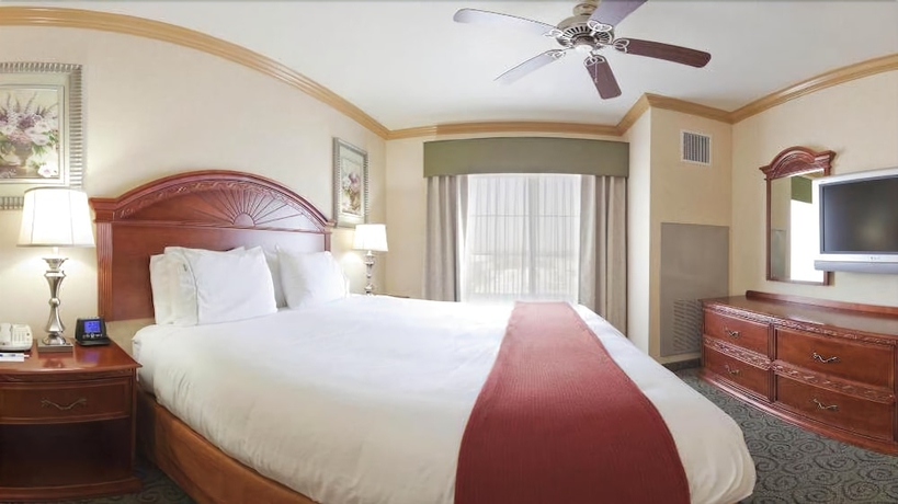 Imagen de la habitación del Hotel Holiday Inn Express and Suites Bakersfield Central, An Ihg. Foto 14