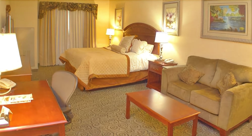 Imagen de la habitación del Hotel Holiday Inn Express and Suites Bakersfield Central, An Ihg. Foto 15