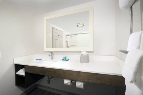 Imagen de la habitación del Hotel Holiday Inn Express and Suites Baltimore - Bwi Airport North, An Ihg. Foto 3