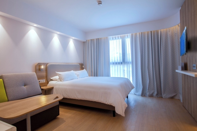Imagen de la habitación del Hotel Holiday Inn Express and Suites Barcelona Sabadell by IHG. Foto 12