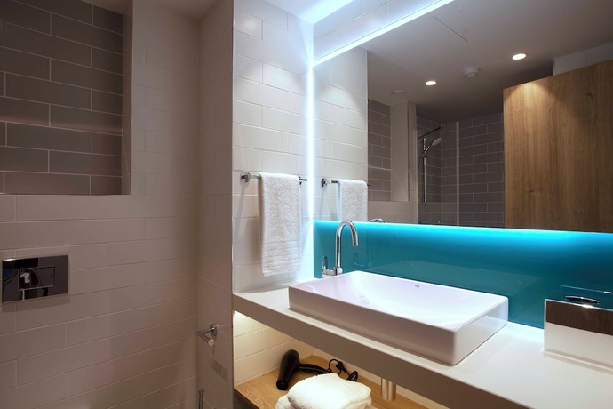Imagen de la habitación del Hotel Holiday Inn Express and Suites Barcelona Sabadell by IHG. Foto 13