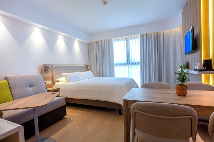 Imagen de la habitación del Hotel Holiday Inn Express and Suites Barcelona Sabadell by IHG. Foto 15