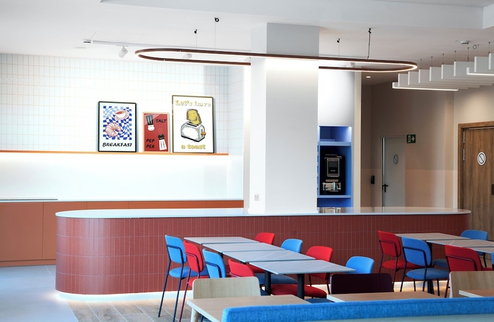 Imagen del bar/restaurante del Hotel Holiday Inn Express and Suites Barcelona Sabadell by IHG. Foto 6