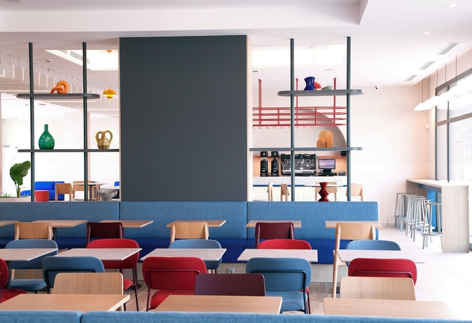 Imagen del bar/restaurante del Hotel Holiday Inn Express and Suites Barcelona Sabadell by IHG. Foto 7