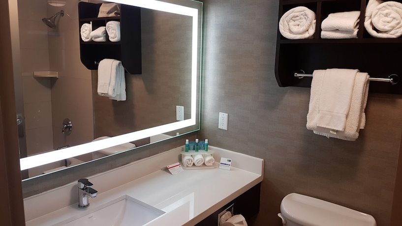 Imagen de la habitación del Hotel Holiday Inn Express and Suites Barrie, An Ihg. Foto 15