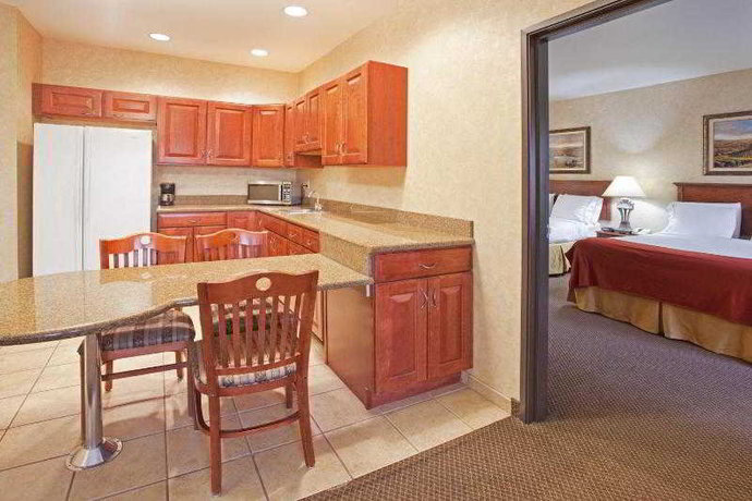 Imagen de la habitación del Hotel Holiday Inn Express and Suites Barstow-outlet Center, An Ihg. Foto 12