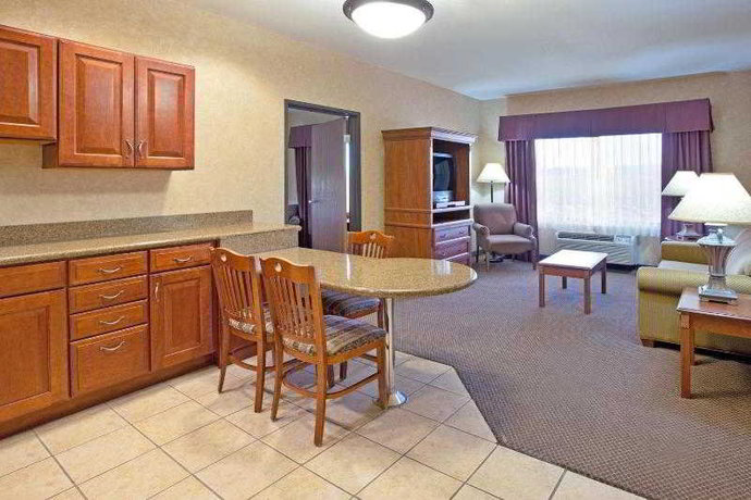 Imagen de la habitación del Hotel Holiday Inn Express and Suites Barstow-outlet Center, An Ihg. Foto 16