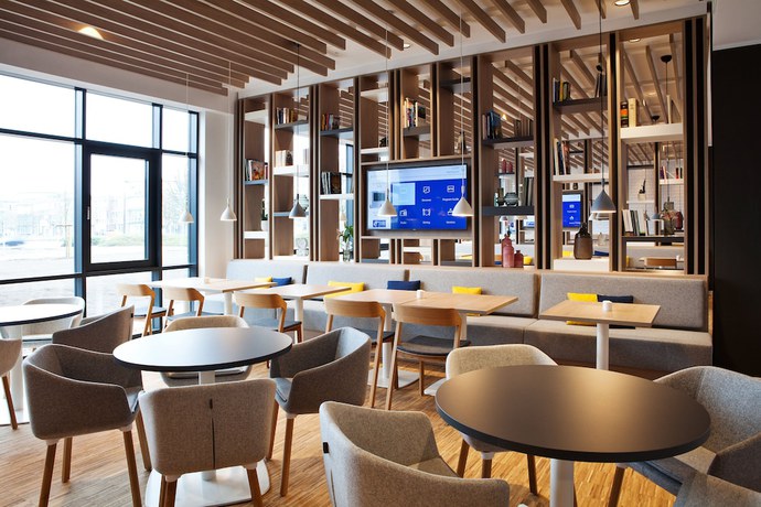 Imagen del bar/restaurante del Hotel Holiday Inn Express and Suites Basel Allschwil, an IHG. Foto 3