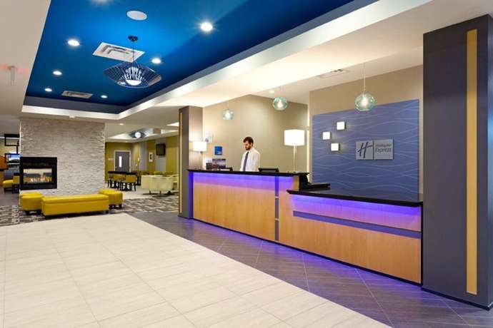 Imagen de los interiores del Hotel Holiday Inn Express and Suites Batavia - Darien Lake, an IHG. Foto 19