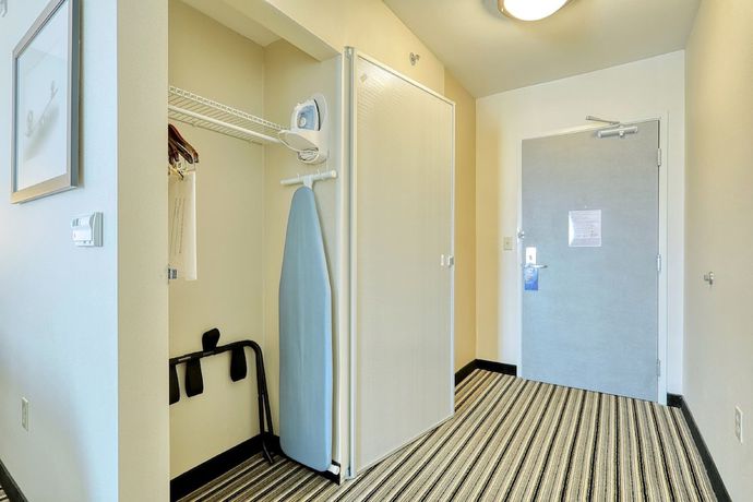 Imagen de la habitación del Hotel Holiday Inn Express and Suites Batavia - Darien Lake, an IHG. Foto 2