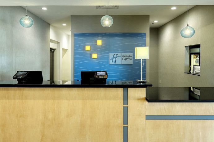 Imagen de los interiores del Hotel Holiday Inn Express and Suites Batavia - Darien Lake, an IHG. Foto 20