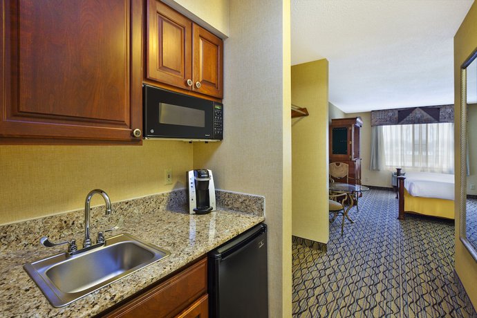 Imagen de la habitación del Hotel Holiday Inn Express and Suites Belleville, an IHG. Foto 2