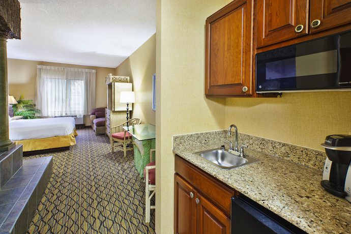 Imagen de la habitación del Hotel Holiday Inn Express and Suites Belleville, an IHG. Foto 9