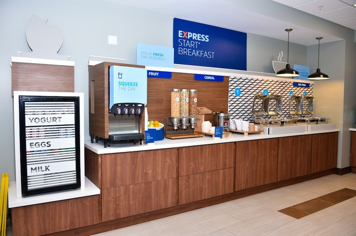 Imagen del bar/restaurante del Hotel Holiday Inn Express and Suites Bensenville - O'hare, An Ihg. Foto 6