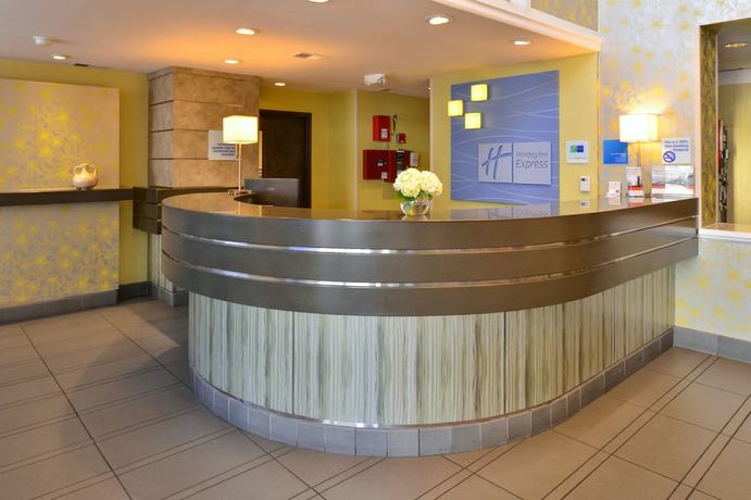 Imagen de los interiores del Hotel Holiday Inn Express and Suites Berkeley, An Ihg. Foto 12