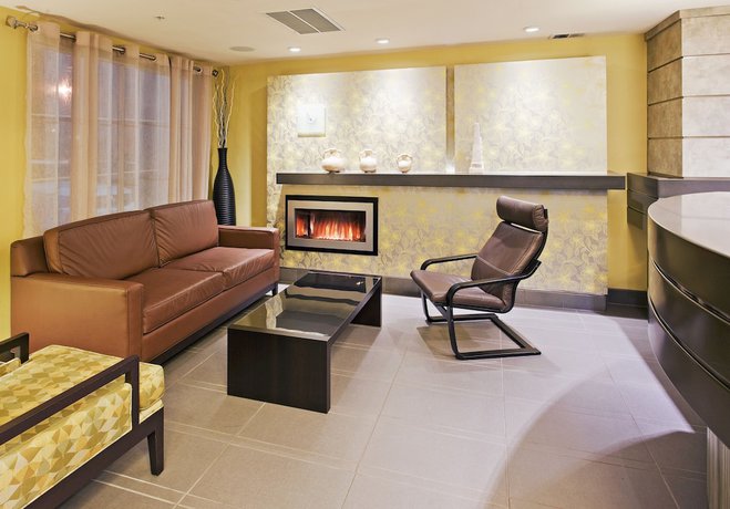 Imagen de los interiores del Hotel Holiday Inn Express and Suites Berkeley, An Ihg. Foto 13