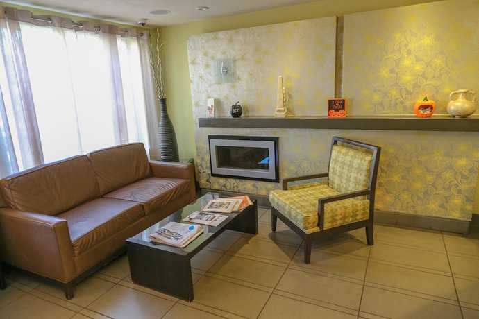 Imagen de los interiores del Hotel Holiday Inn Express and Suites Berkeley, An Ihg. Foto 15