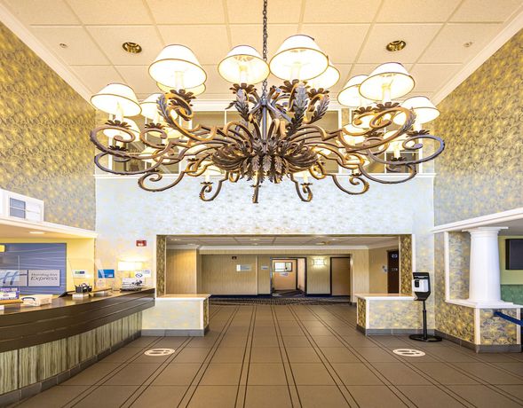 Imagen de los interiores del Hotel Holiday Inn Express and Suites Berkeley, An Ihg. Foto 19