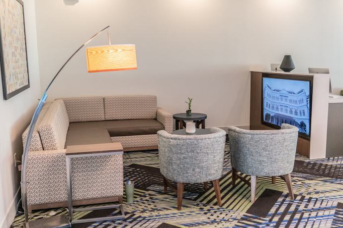 Imagen de los interiores del Hotel Holiday Inn Express and Suites Birmingham - Homewood, an IHG. Foto 18