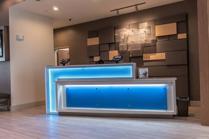 Imagen de los interiores del Hotel Holiday Inn Express and Suites Birmingham - Homewood, an IHG. Foto 19