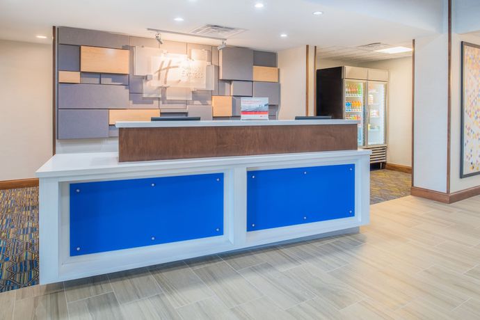 Imagen de los interiores del Hotel Holiday Inn Express and Suites Bismarck, An Ihg. Foto 14