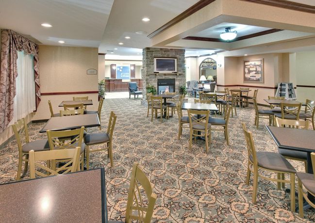 Imagen del bar/restaurante del Hotel Holiday Inn Express and Suites Bismarck, An Ihg. Foto 2