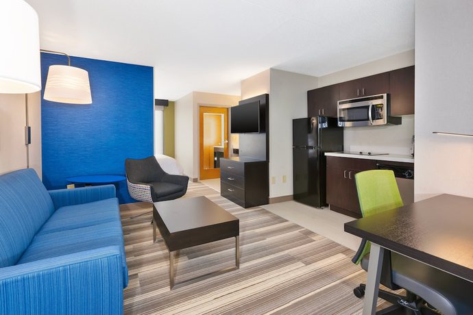 Imagen de la habitación del Hotel Holiday Inn Express and Suites Blacksburg - University Area by IHG. Foto 9