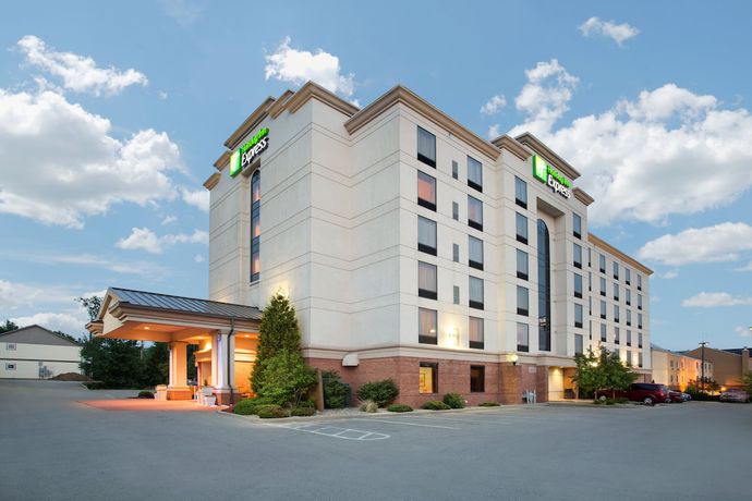 Imagen general del Hotel Holiday Inn Express and Suites Bloomington, An Ihg. Foto 1
