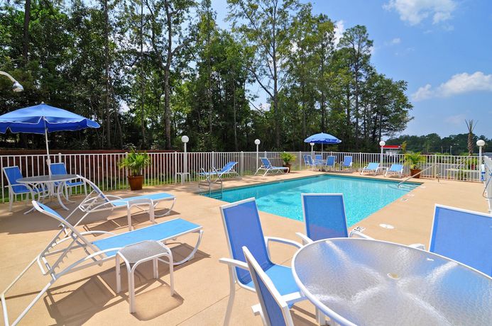 Imagen de la piscina del Hotel Holiday Inn Express and Suites Bonifay, An Ihg. Foto 20