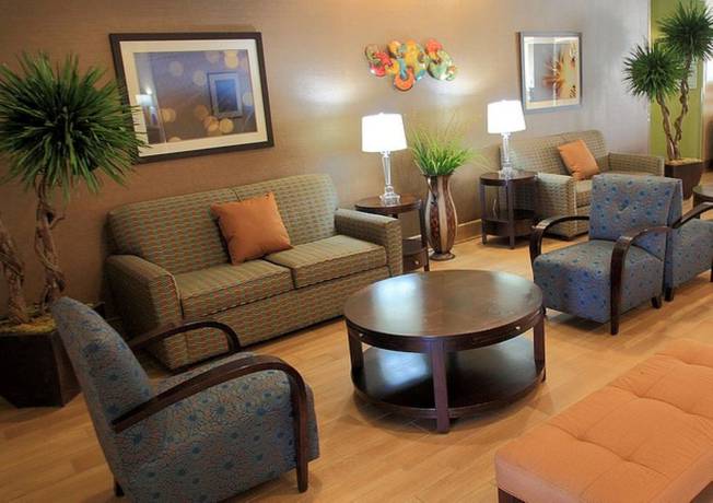 Imagen del bar/restaurante del Hotel Holiday Inn Express and Suites Bossier City - Louisiana, an IHG. Foto 10