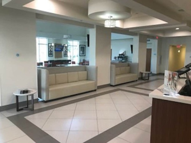 Imagen de los interiores del Hotel Holiday Inn Express and Suites Boynton Beach West, An Ihg. Foto 17