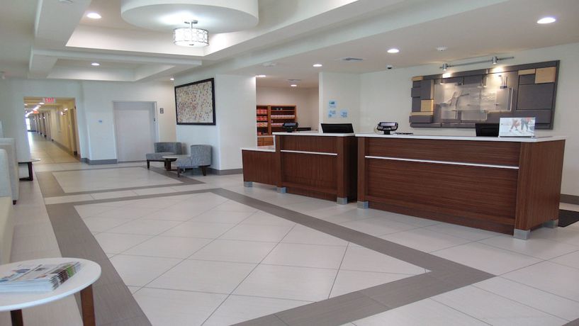 Imagen de los interiores del Hotel Holiday Inn Express and Suites Boynton Beach West, An Ihg. Foto 18