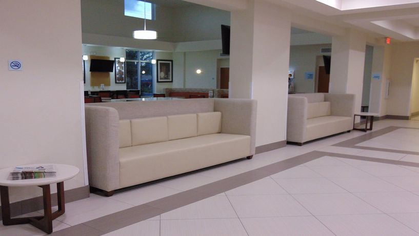 Imagen de los interiores del Hotel Holiday Inn Express and Suites Boynton Beach West, An Ihg. Foto 19