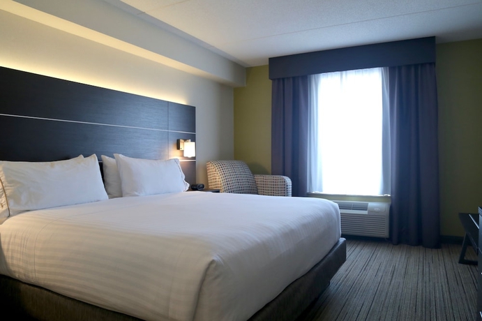 Imagen de la habitación del Hotel Holiday Inn Express and Suites Brampton, An Ihg. Foto 4