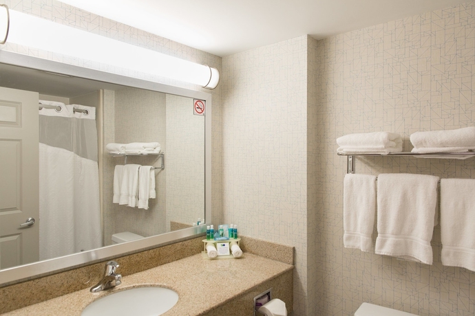 Imagen de la habitación del Hotel Holiday Inn Express and Suites Brampton, An Ihg. Foto 6