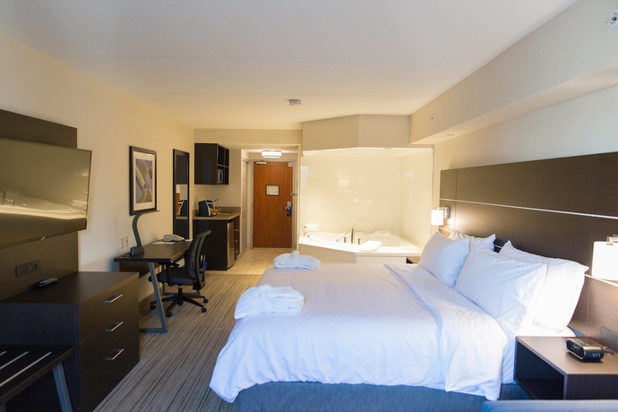 Imagen de la habitación del Hotel Holiday Inn Express and Suites Brampton, An Ihg. Foto 9