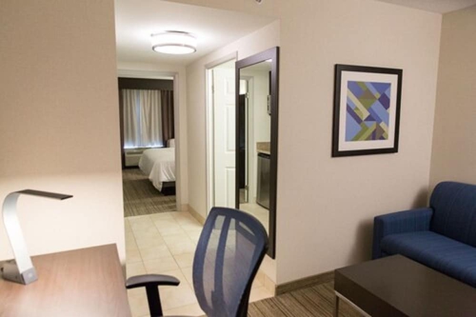 Imagen de la habitación del Hotel Holiday Inn Express and Suites Brampton, An Ihg. Foto 12