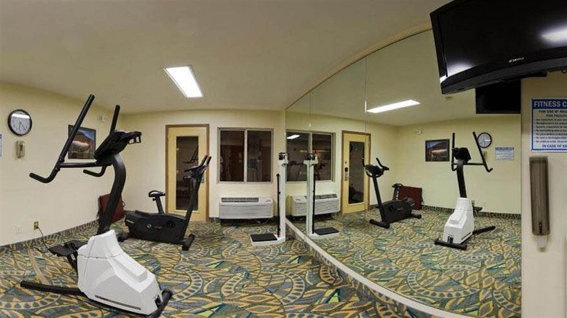 Imagen de los interiores del Hotel Holiday Inn Express and Suites Branson 76 Central, An Ihg. Foto 11