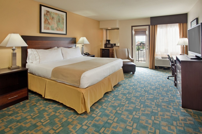 Imagen de la habitación del Hotel Holiday Inn Express and Suites Branson 76 Central, An Ihg. Foto 5