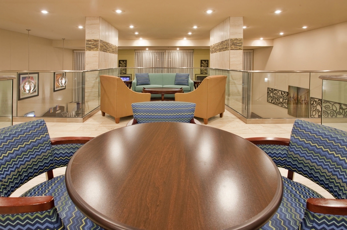 Imagen de los interiores del Hotel Holiday Inn Express and Suites Branson 76 Central, An Ihg. Foto 12