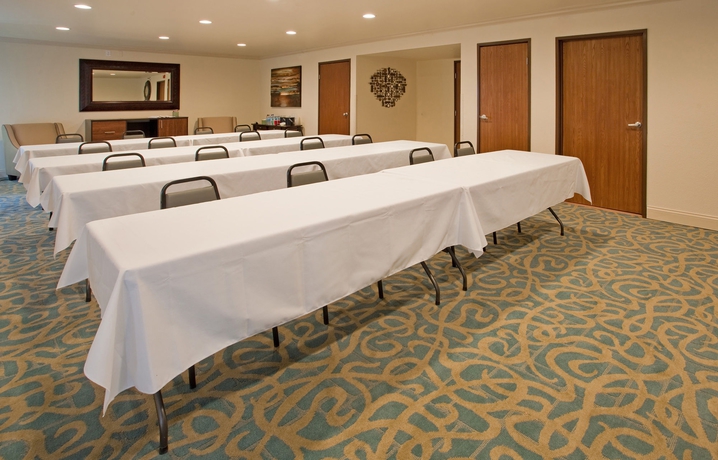 Imagen de los interiores del Hotel Holiday Inn Express and Suites Branson 76 Central, An Ihg. Foto 13