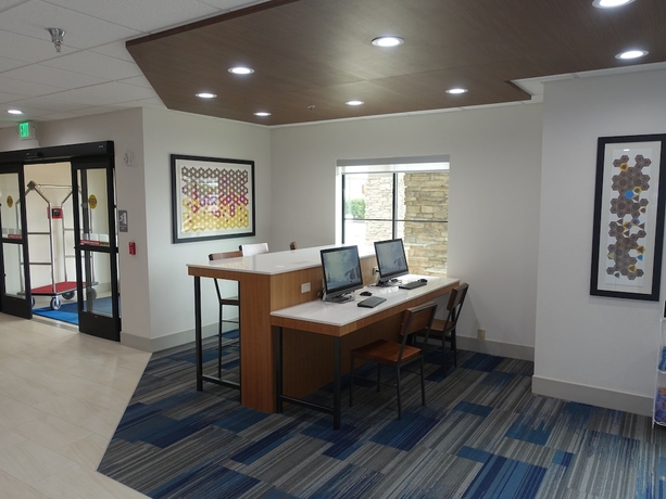 Imagen de los interiores del Hotel Holiday Inn Express and Suites Brentwood, An Ihg. Foto 16