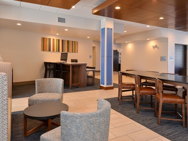 Imagen de los interiores del Hotel Holiday Inn Express and Suites Brighton South - Us 23,. Foto 13
