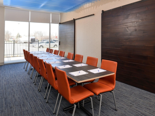 Imagen de los interiores del Hotel Holiday Inn Express and Suites Brighton South - Us 23,. Foto 15